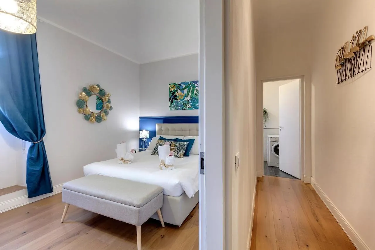 Corinne Apartment By Mamo Florencia