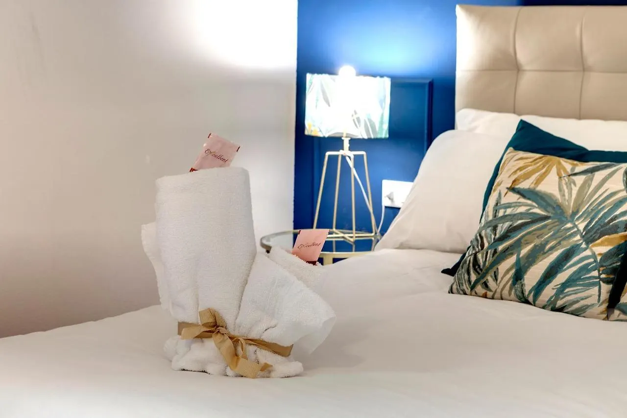 Corinne Apartment By Mamo Florencia