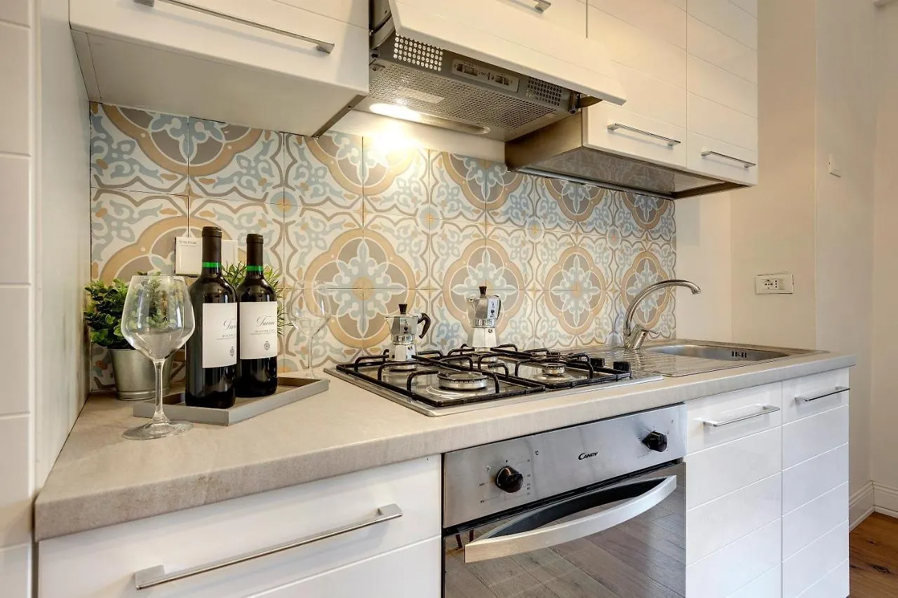Corinne Apartment By Mamo Florencia Italia