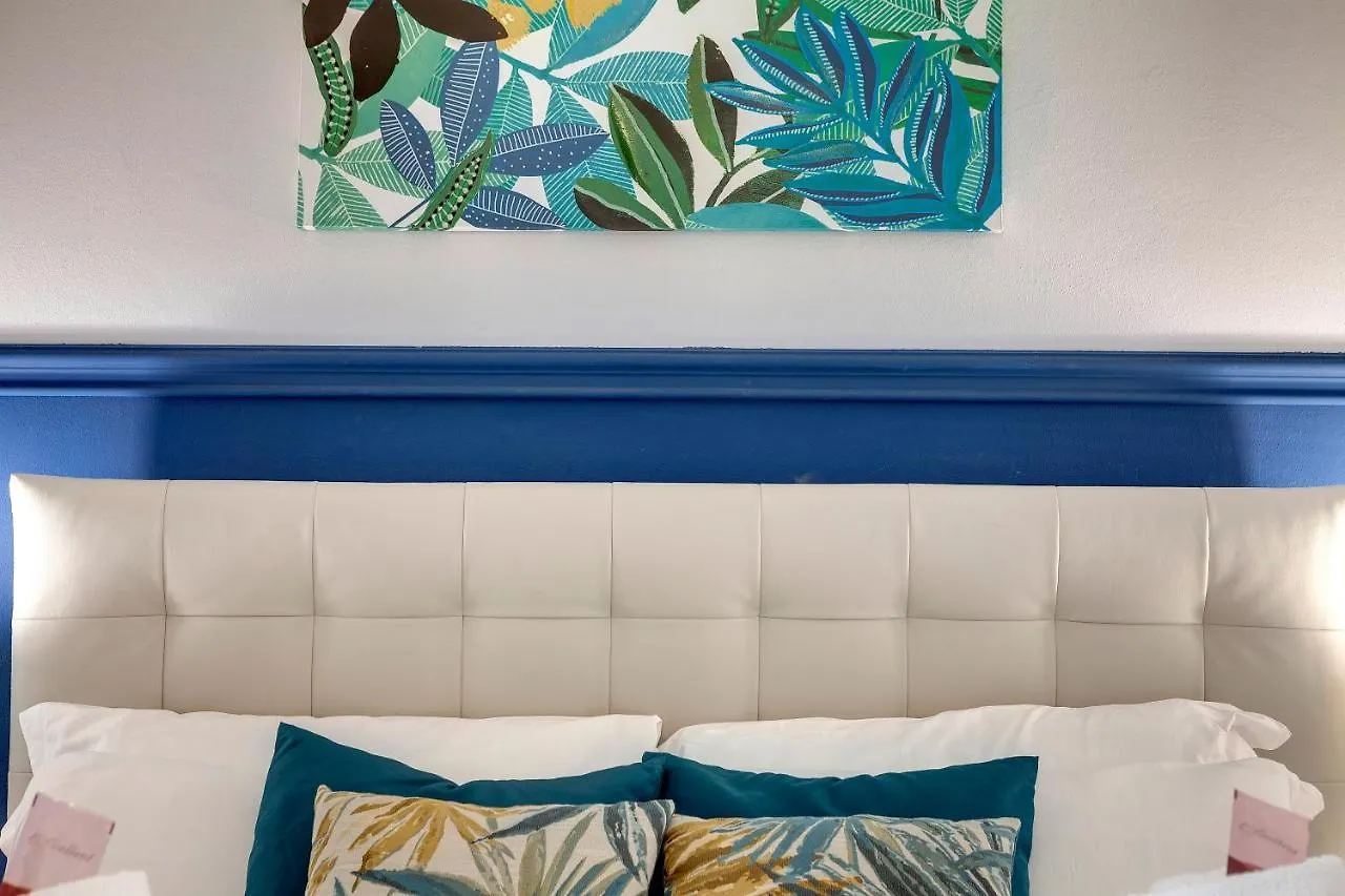 Corinne Apartment By Mamo Florencia