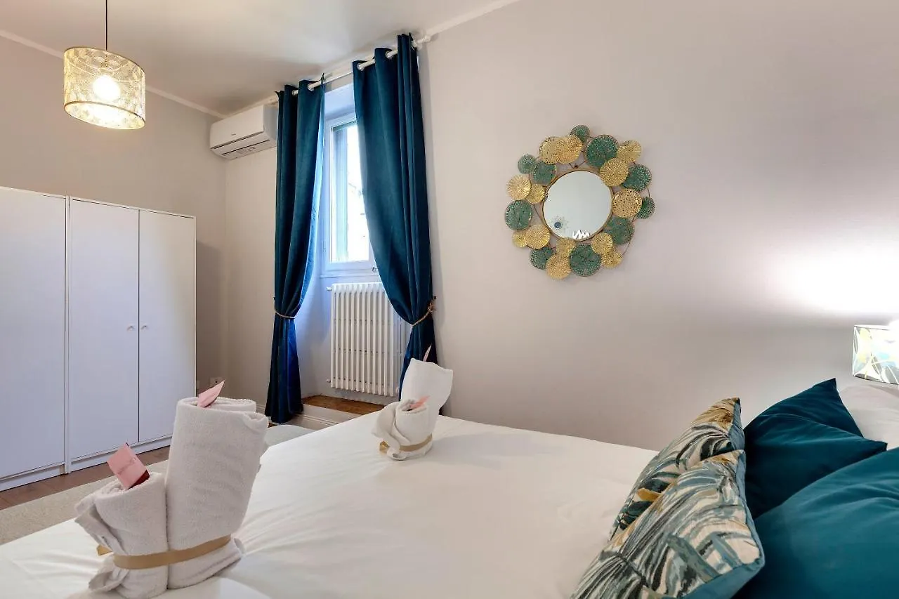 Corinne Apartment By Mamo Florencia