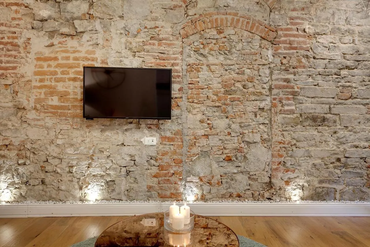Corinne Apartment By Mamo Florencia Italia